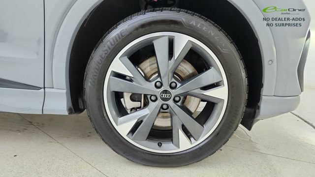 Used 2024 Audi Q4 e-tron Prestige AWD/4WD image 59