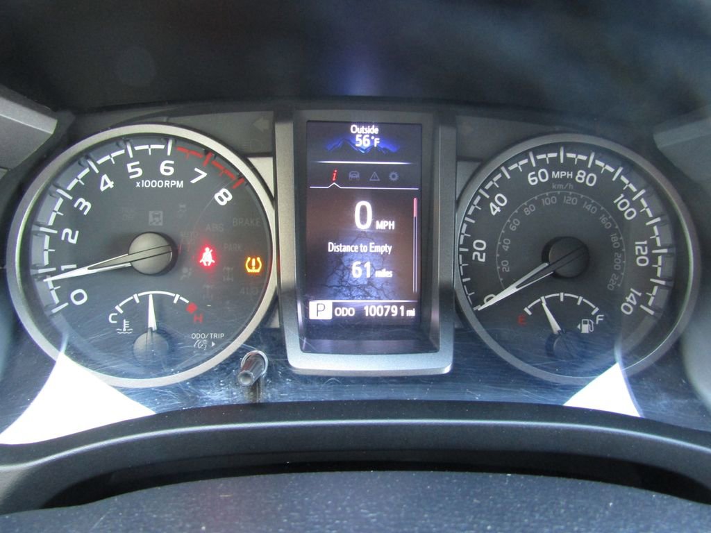 Used 2022 Toyota Tacoma TRD Off-Road w/ Technology Package image 21
