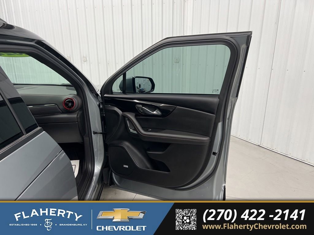 Used 2024 Chevrolet Blazer RS FWD image 13