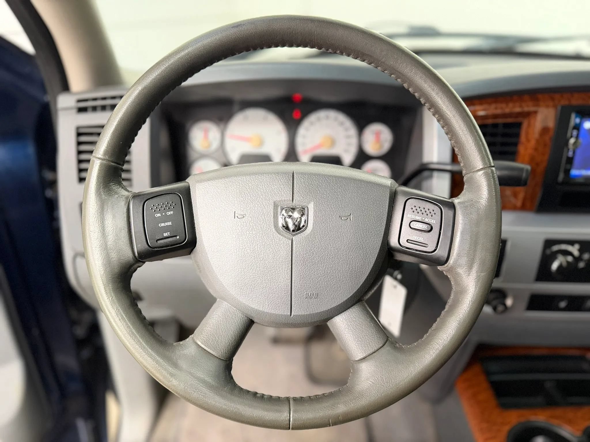 Used 2007 Dodge Ram 3500 Truck Laramie AWD/4WD image 15