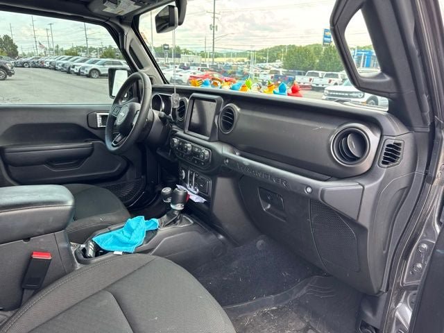 Used 2023 Jeep Wrangler Sport AWD/4WD image 18