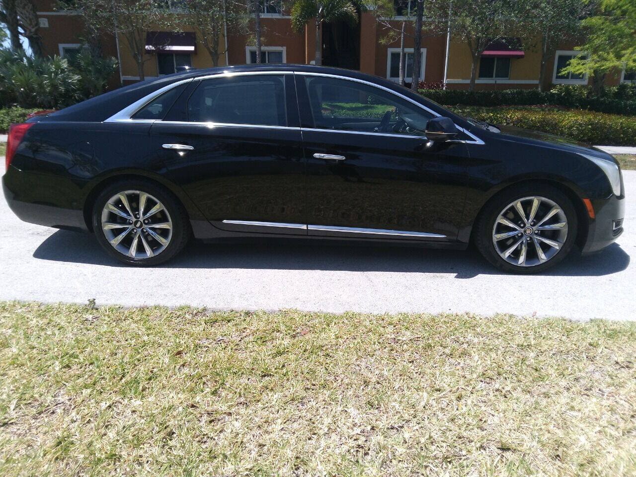 Used 2016 Cadillac XTS w/ Rear Seat Comfort Package FWD image 3