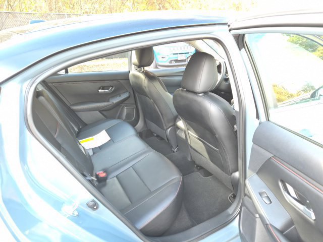 Used 2025 Nissan Sentra SR w/ SR Premium Package FWD image 13