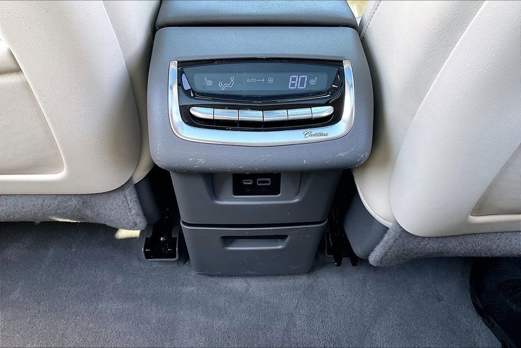 Used 2022 Cadillac XT6 Premium Luxury w/ Technology Package image 10