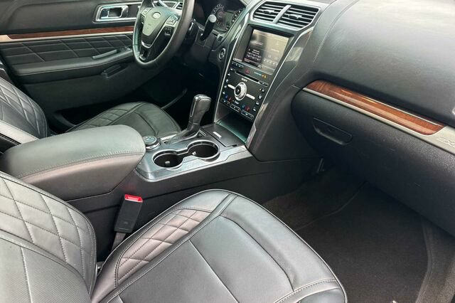 Used 2016 Ford Explorer Platinum AWD/4WD image 17