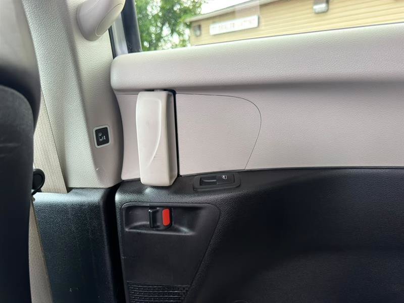Used 2024 Chrysler Pacifica Touring-L FWD image 17