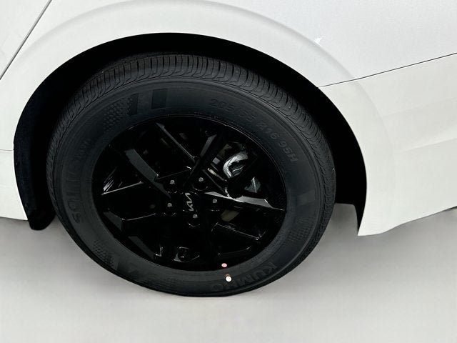 New 2025 Kia K5 LXS FWD image 11