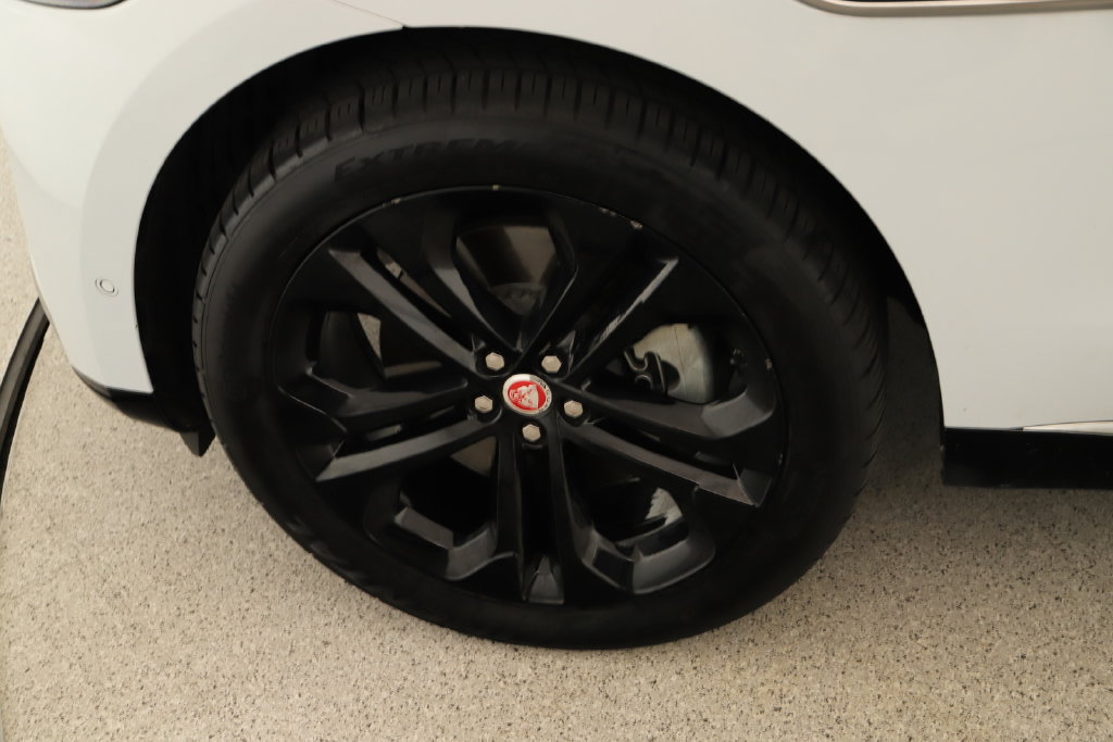 Used 2021 Jaguar F-PACE S AWD/4WD image 32