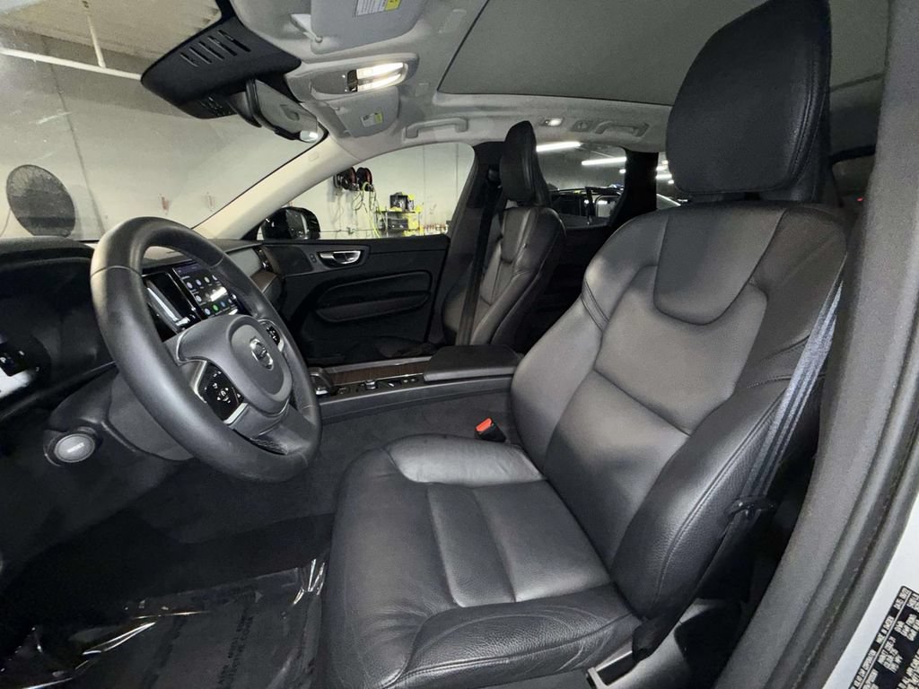 Used 2023 Volvo XC60 B5 Plus w/ Climate Package AWD/4WD image 2