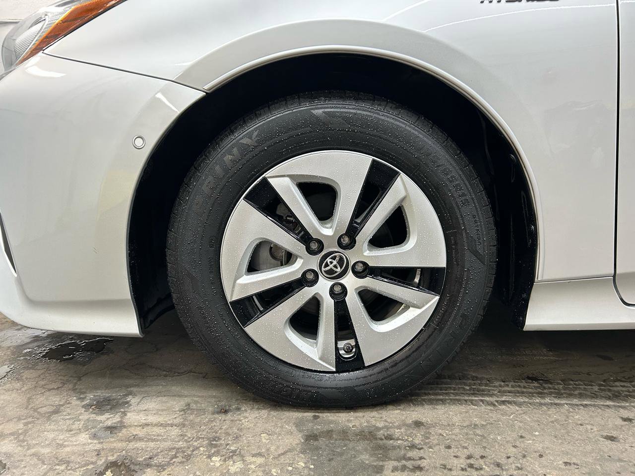 Used 2018 Toyota Prius Two w/ Prius Two Safety Plus Package FWD image 11