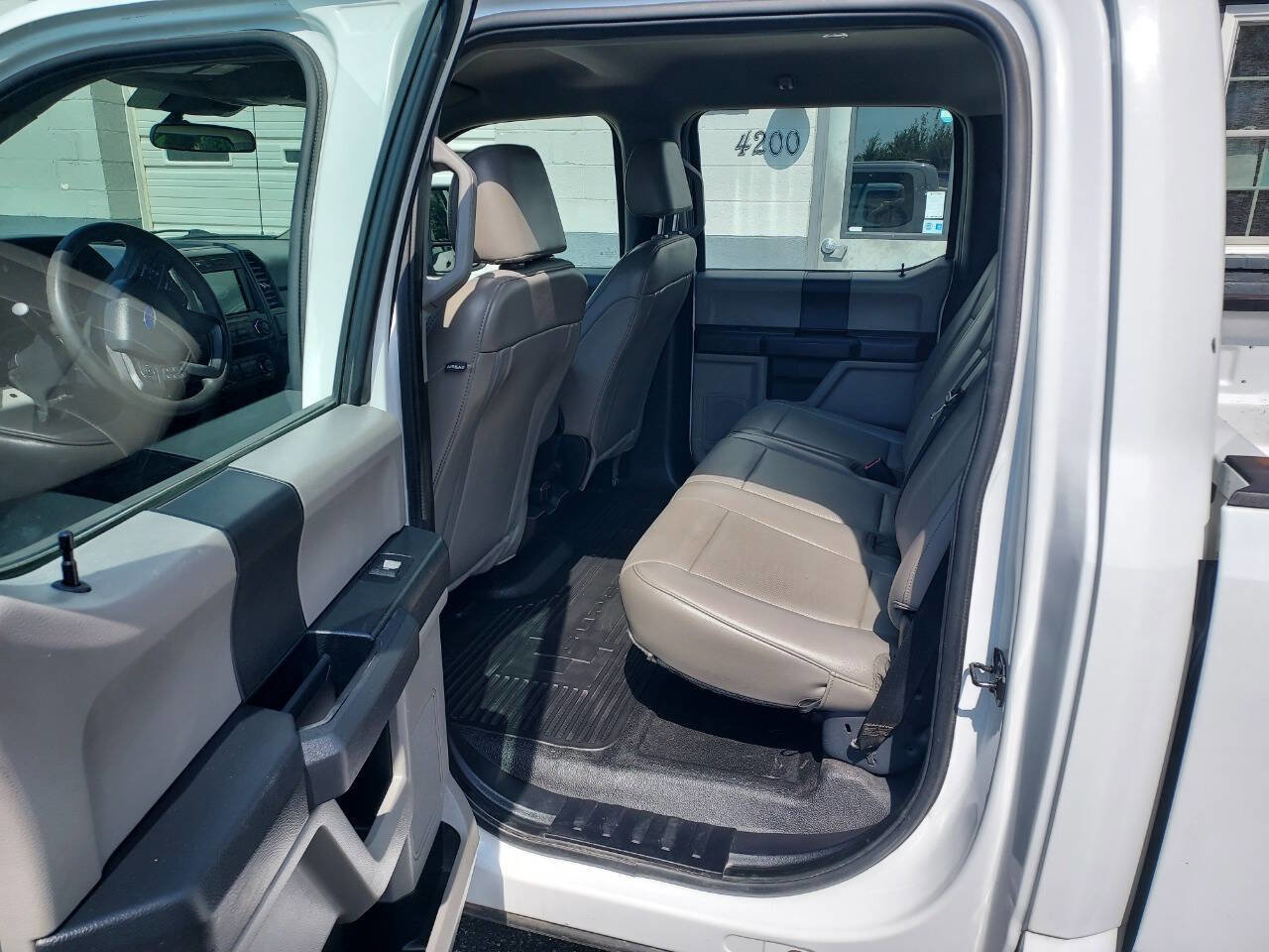 Used 2020 Ford F350 XL w/ Power Equipment Group image 10