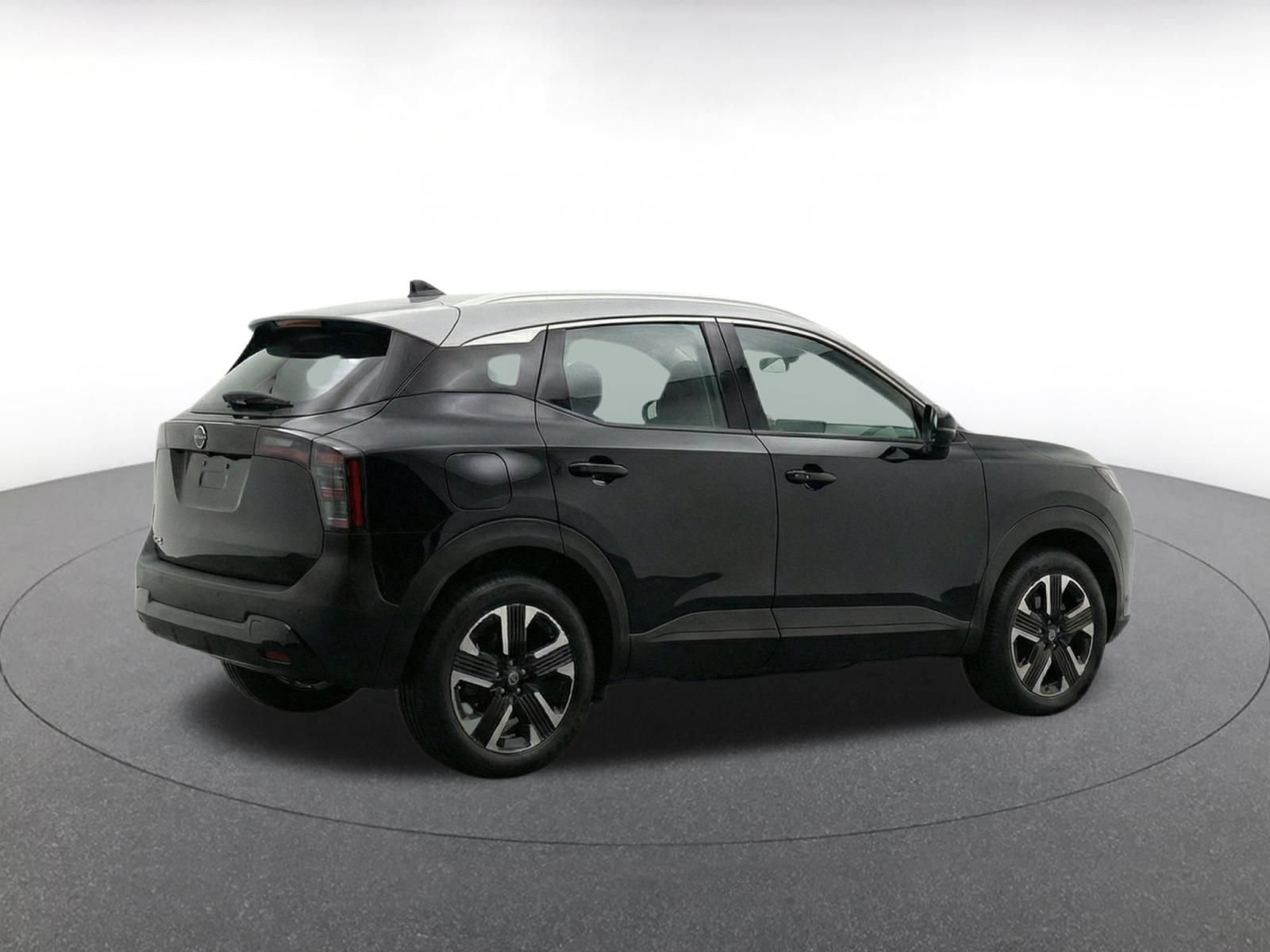 Used 2026 Nissan Kicks SV w/ Cold Weather Package AWD/4WD image 9