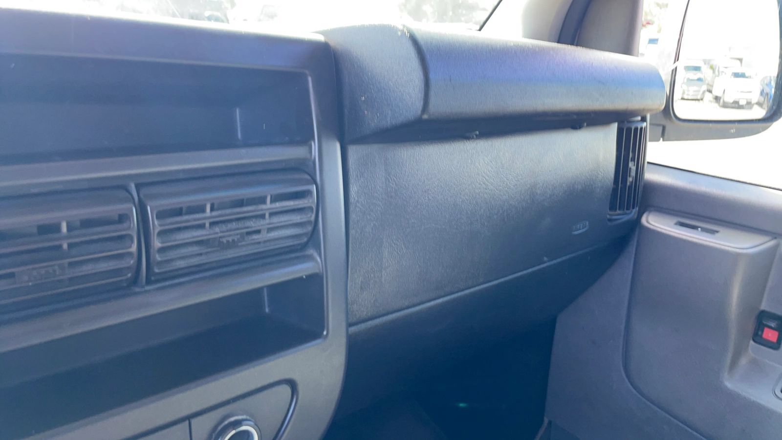 Used 2021 Chevrolet Express 2500 w/ Driver Convenience Package RWD image 16