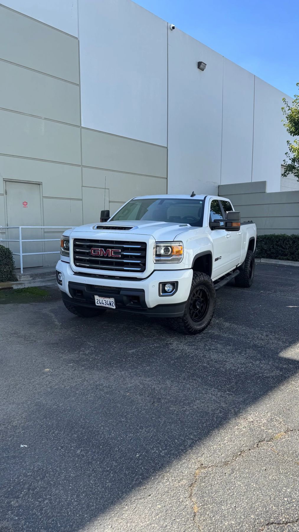Used 2019 GMC Sierra 2500 SLT w/ Duramax Plus Package image 3