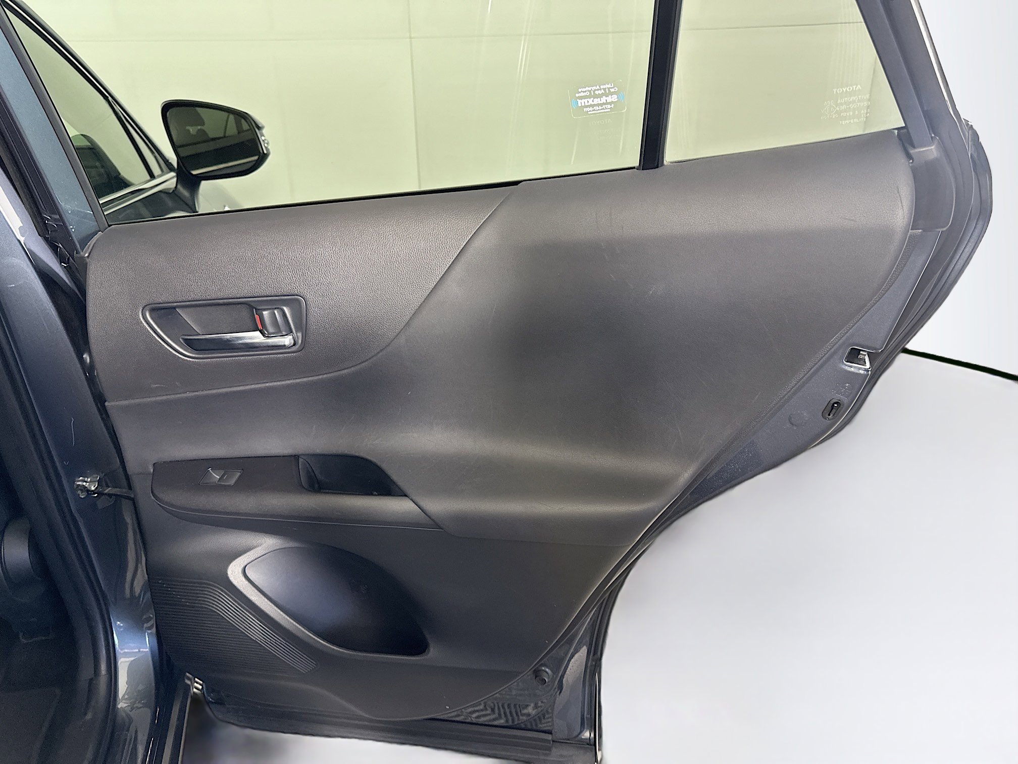 Used 2021 Toyota Venza LE w/ Carpet Mat Package (TMS) AWD/4WD image 31