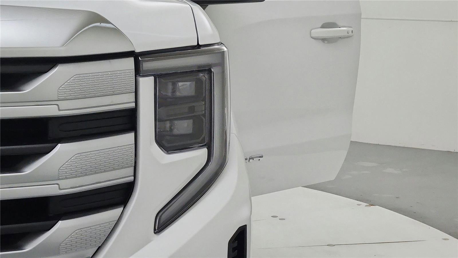 New 2026 GMC Sierra 1500 SLE image 44