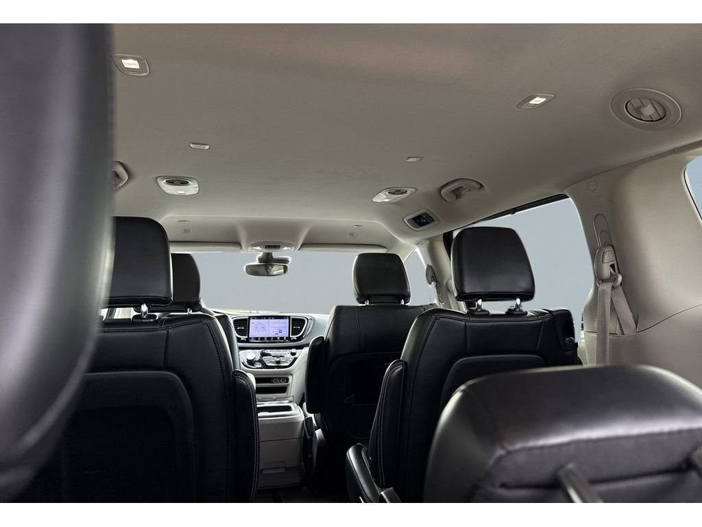 Used 2024 Chrysler Pacifica Touring-L image 23