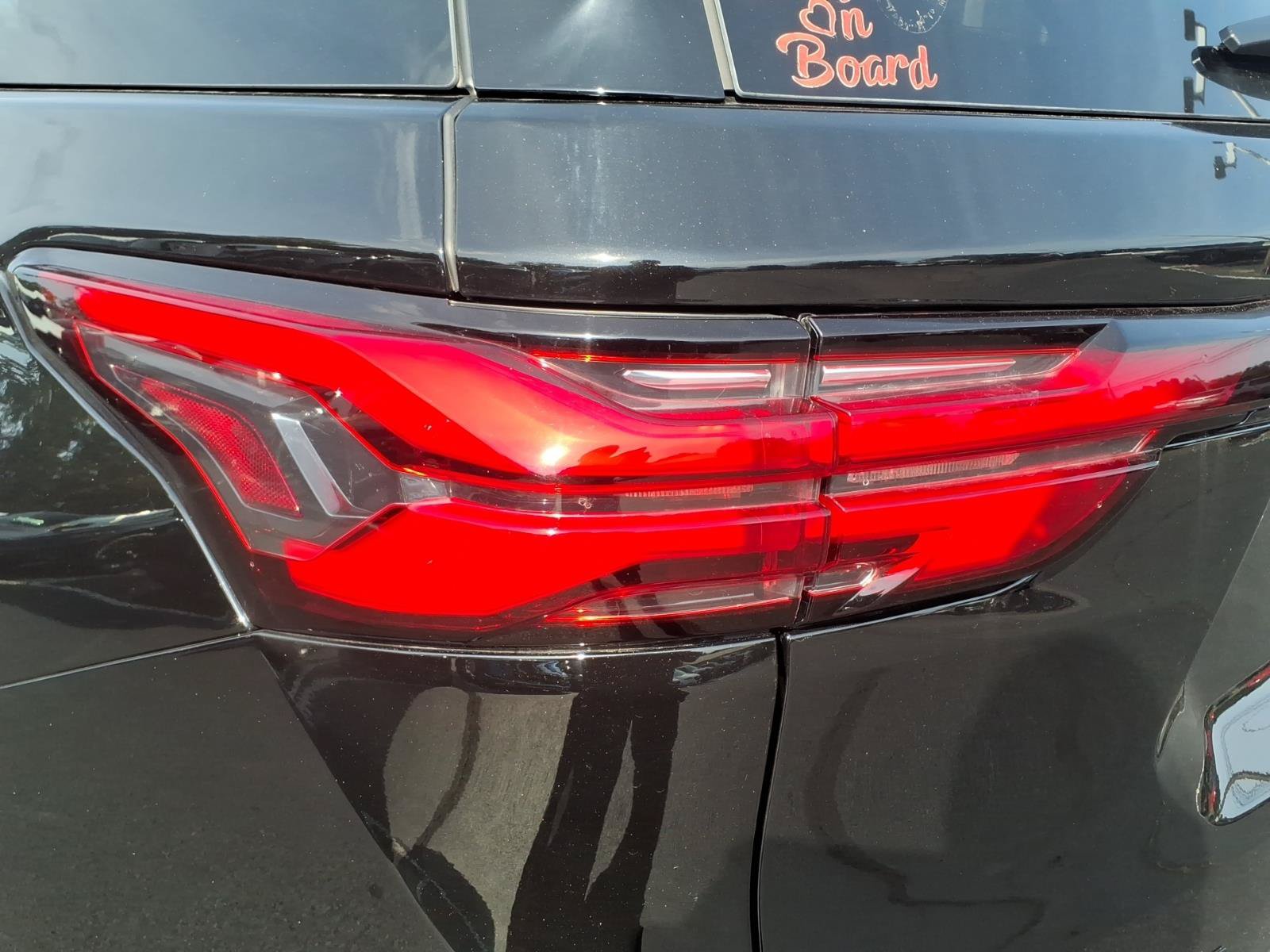 Used 2023 Chevrolet Traverse RS AWD/4WD image 12