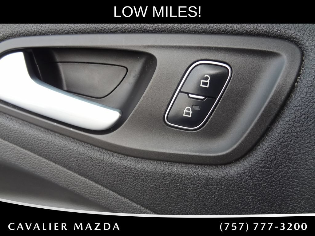Used 2017 Ford Escape SE FWD image 17