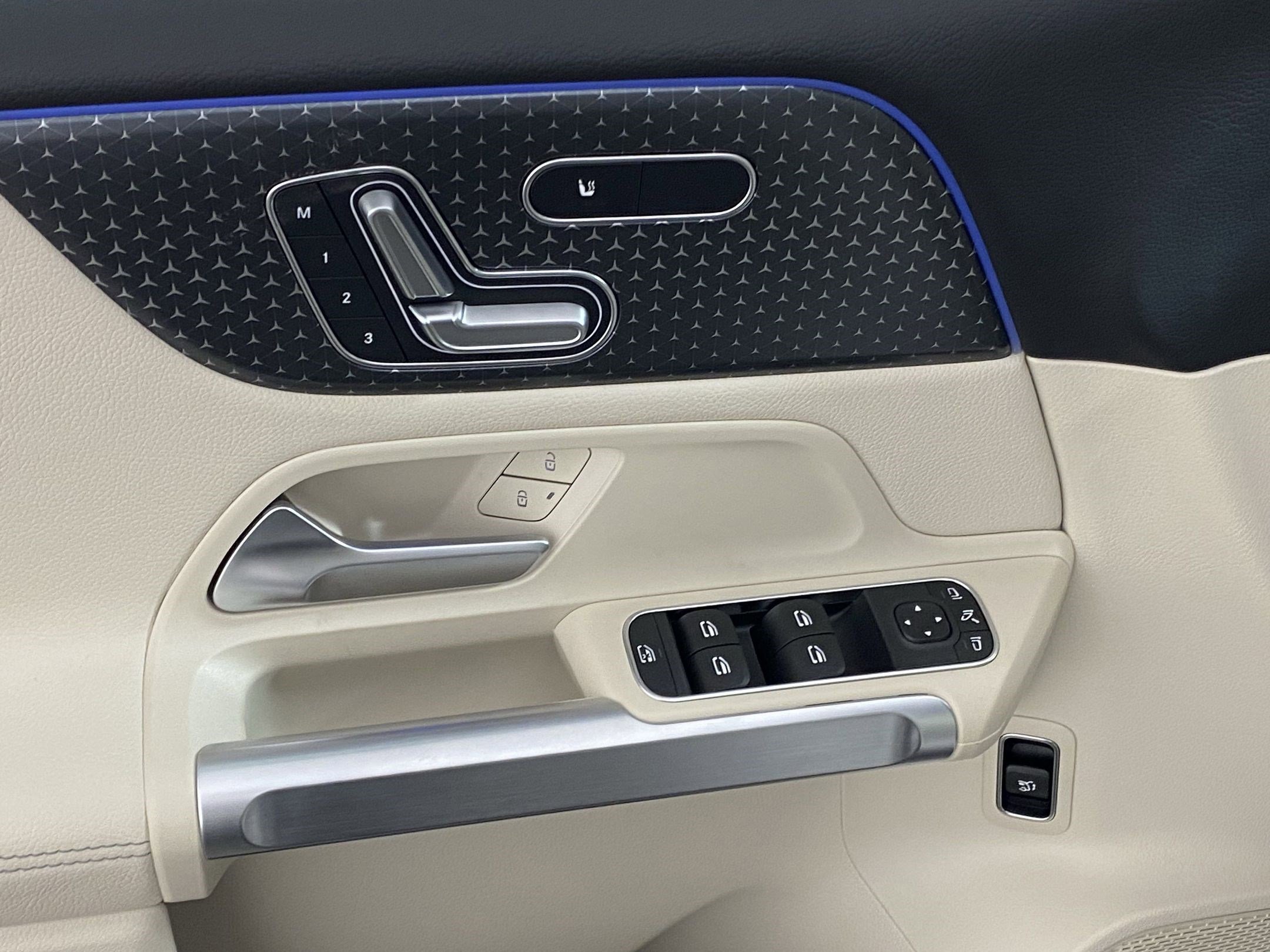 Certified 2025 Mercedes-Benz GLB 250 4MATIC image 23