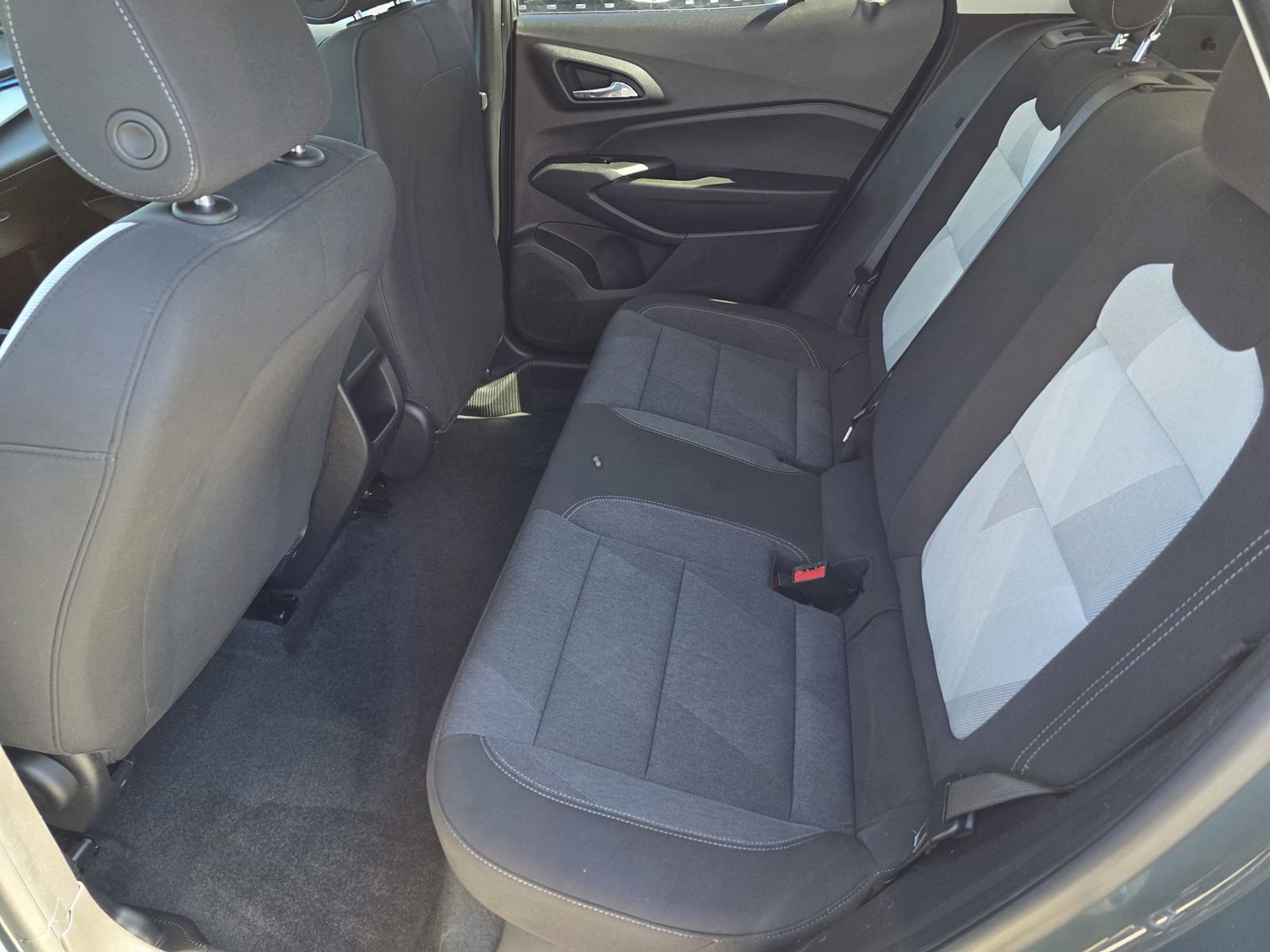 Used 2025 Chevrolet Trax LS w/ LS Convenience Package image 16