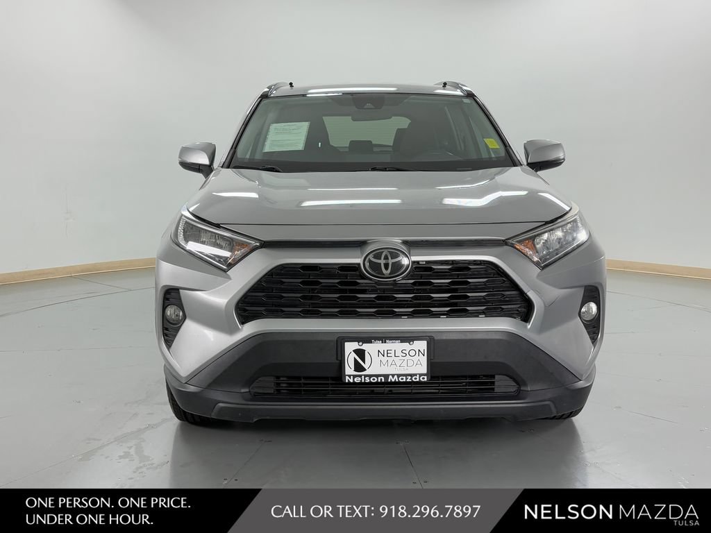 Used 2020 Toyota RAV4 XLE FWD image 2
