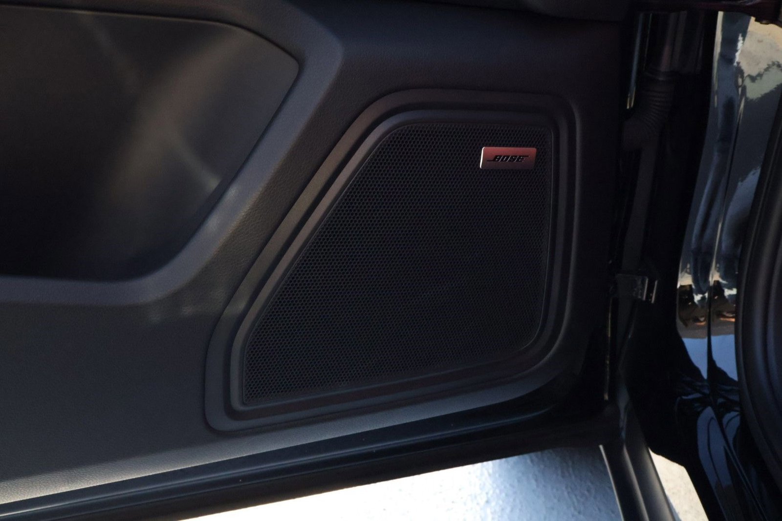 Certified 2025 Porsche Macan image 14