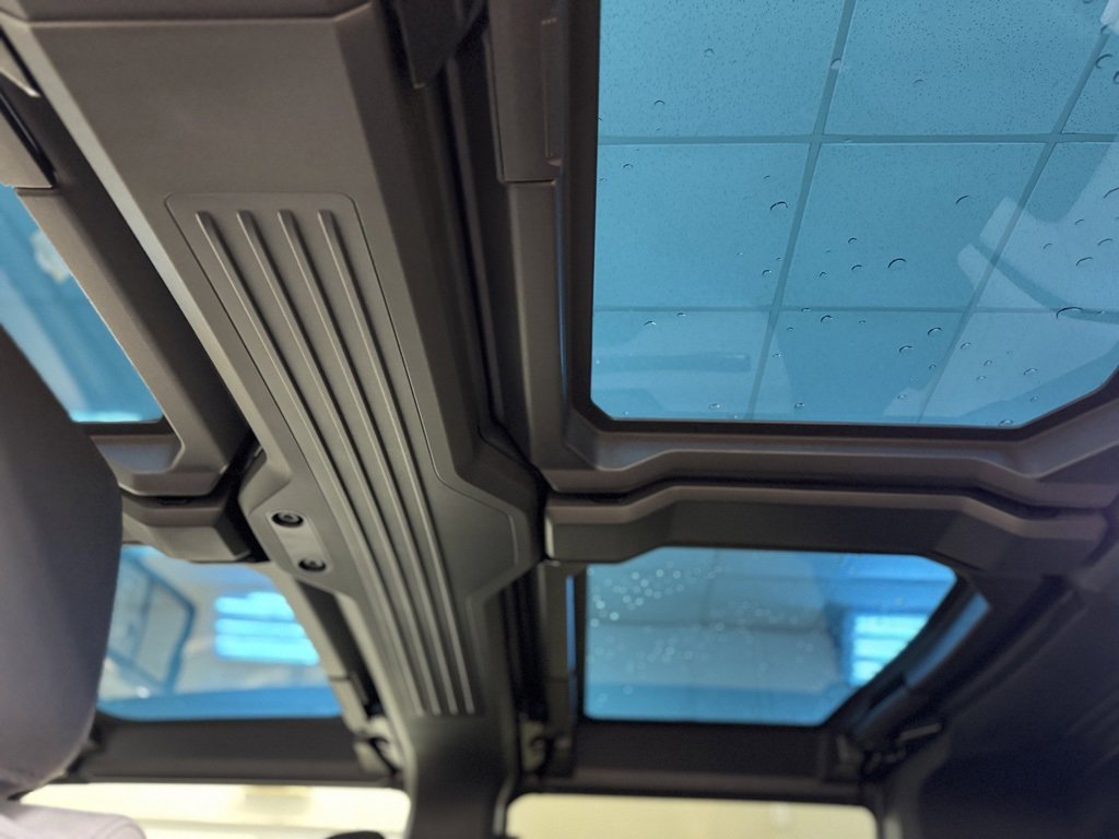 New 2025 GMC Hummer EV 2X w/ LPO, Sport Package image 17