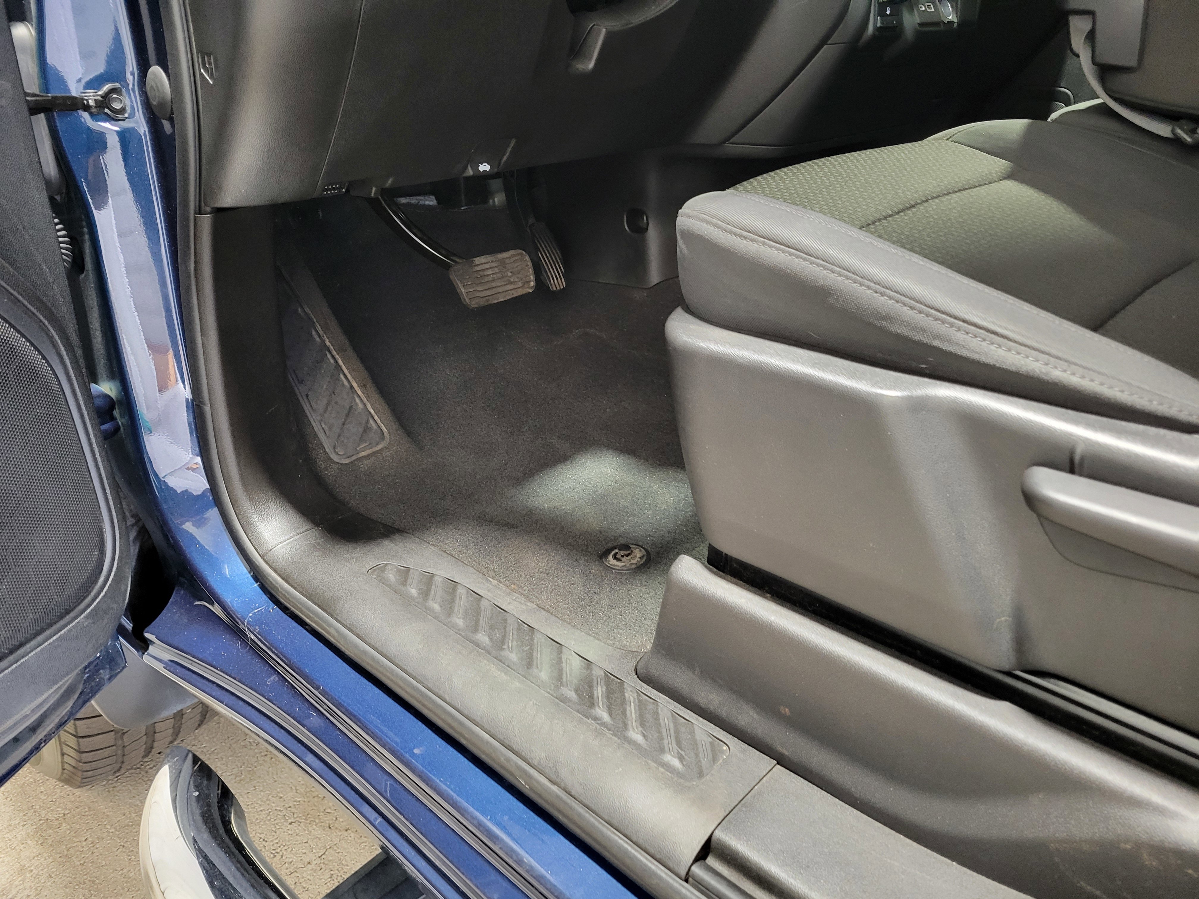 Used 2021 Chevrolet Silverado 2500 Custom w/ Custom Value Package image 28