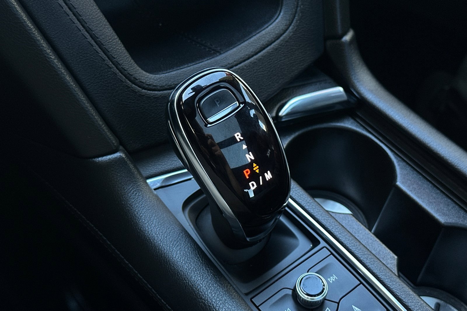 Used 2024 Cadillac XT6 Premium Luxury image 31