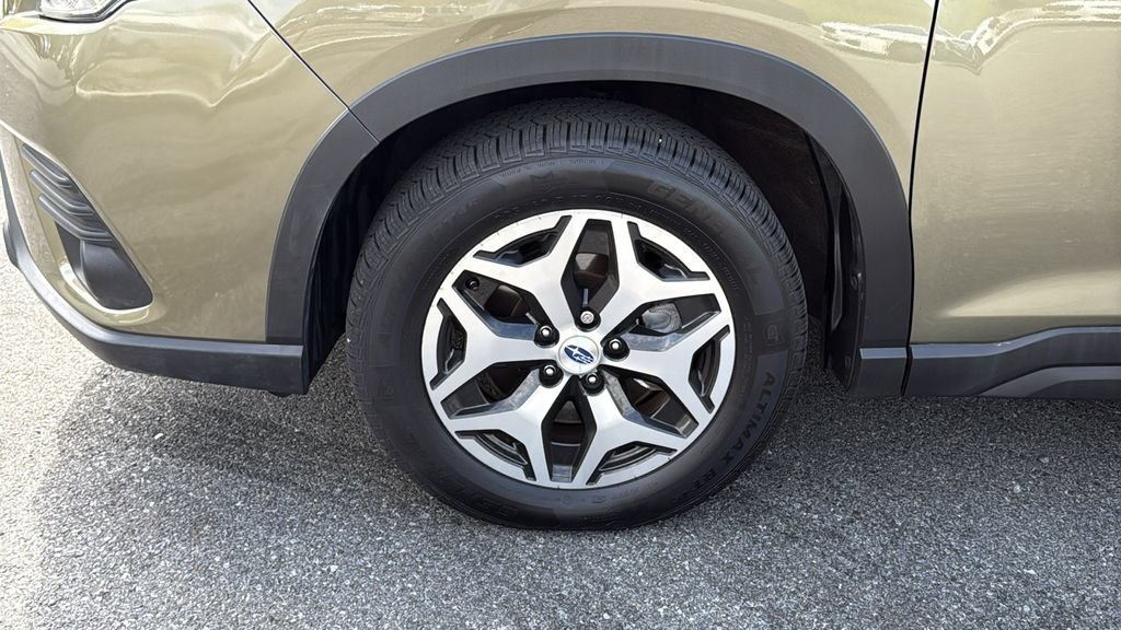 Certified 2023 Subaru Forester Premium AWD/4WD image 8