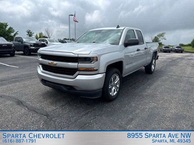 Used 2017 Chevrolet Silverado 1500 Custom w/ Custom Convenience Package AWD/4WD image 7