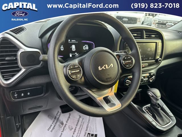 Used 2025 Kia Soul LX w/ LX Technology Package image 23