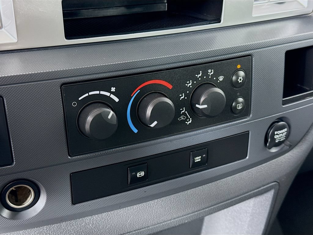 Used 2008 Dodge Ram 2500 Truck SXT w/ Protection Group AWD/4WD image 11