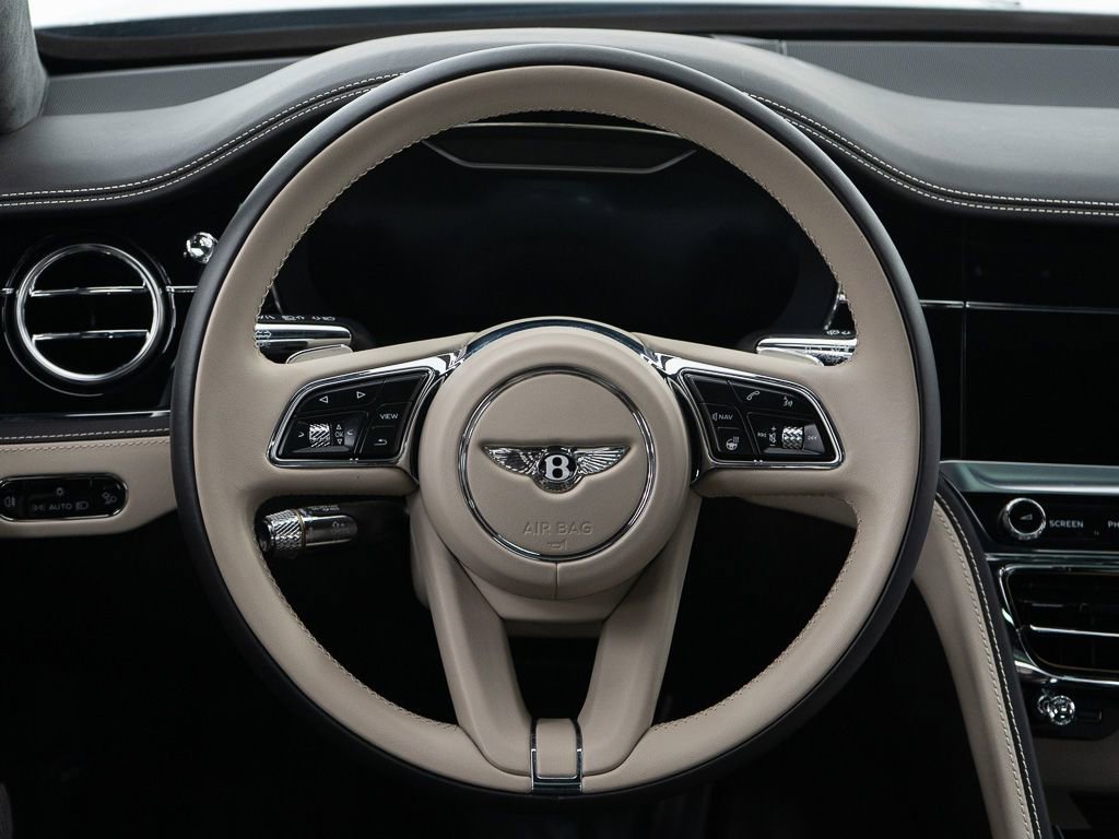Used 2023 Bentley Flying Spur Plug-In Hybrid AWD/4WD image 31