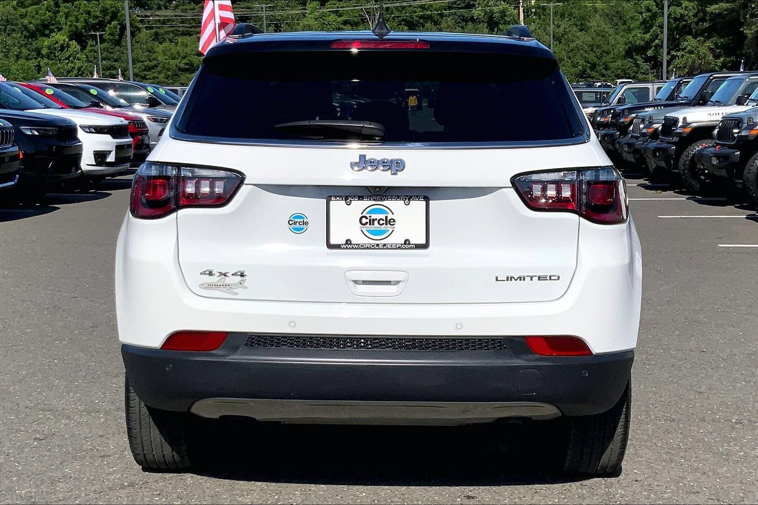 Certified 2024 Jeep Compass Limited w/ Sun and Sound Group AWD/4WD image 4