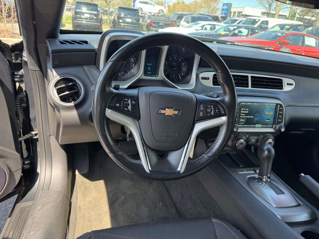 Used 2015 Chevrolet Camaro LT RWD image 11