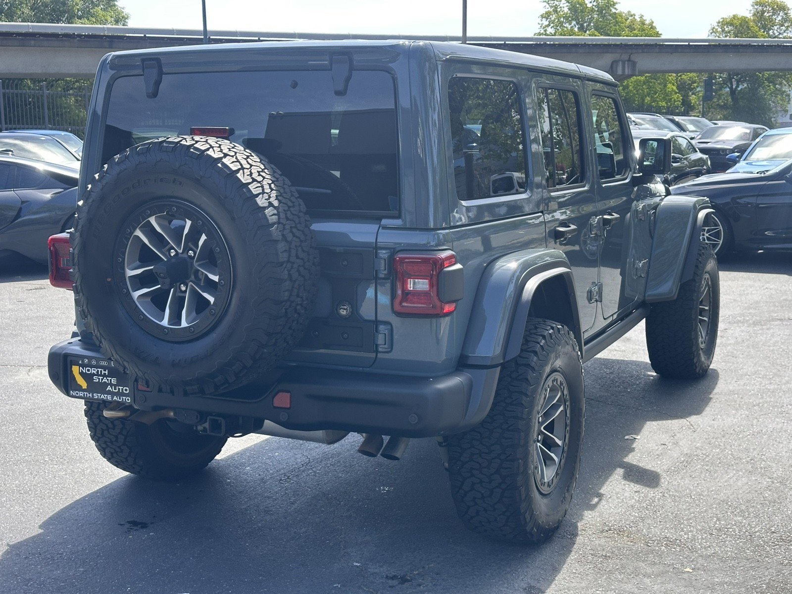 Used 2024 Jeep Wrangler Unlimited Rubicon 392 image 9