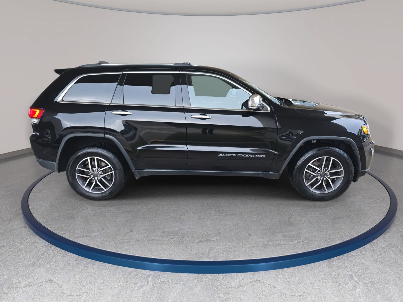 Used 2021 Jeep Grand Cherokee Limited w/ Premium Lighting Group AWD/4WD image 4