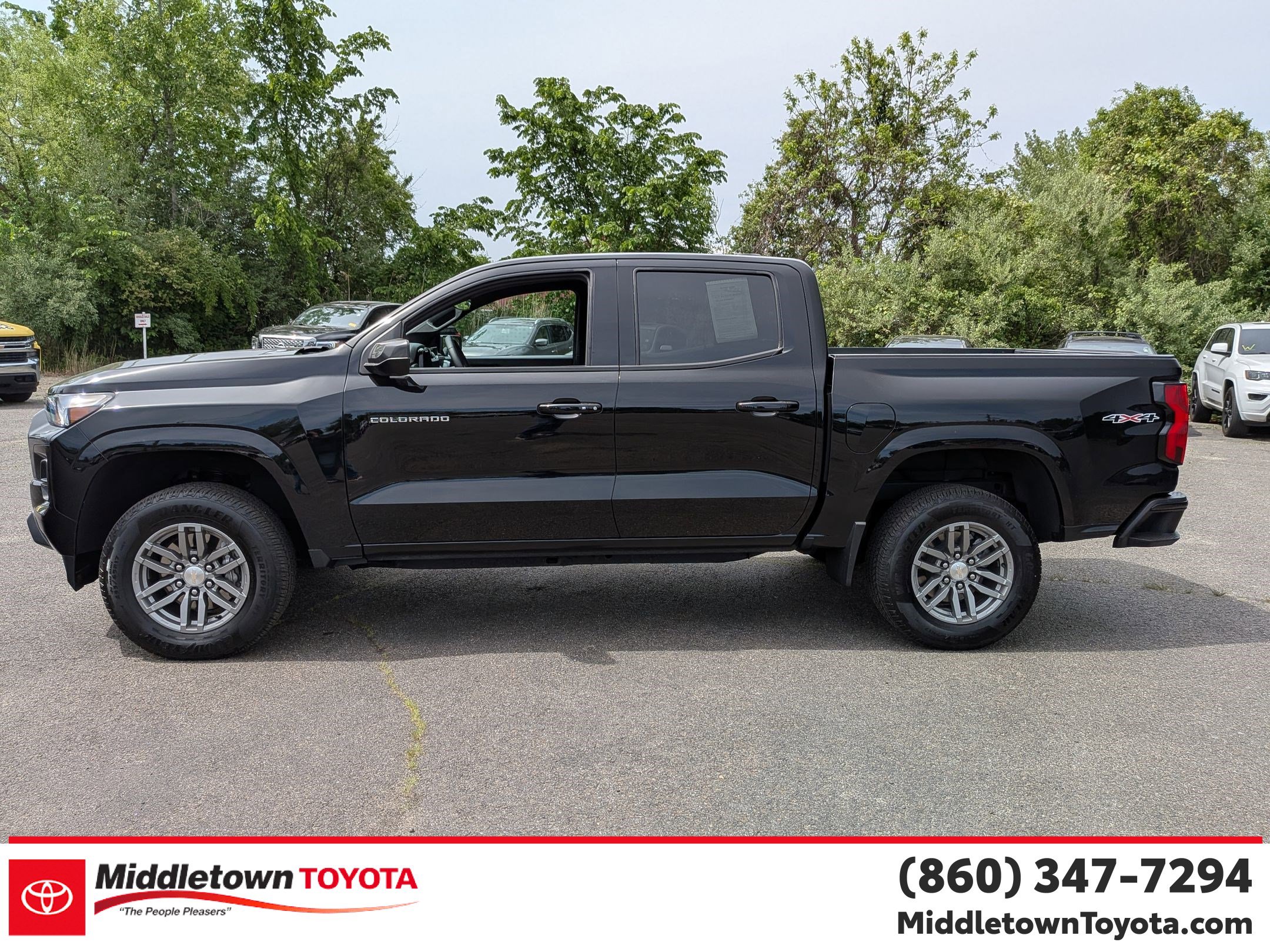 Used 2023 Chevrolet Colorado LT w/ Advanced Trailering Package AWD/4WD image 6
