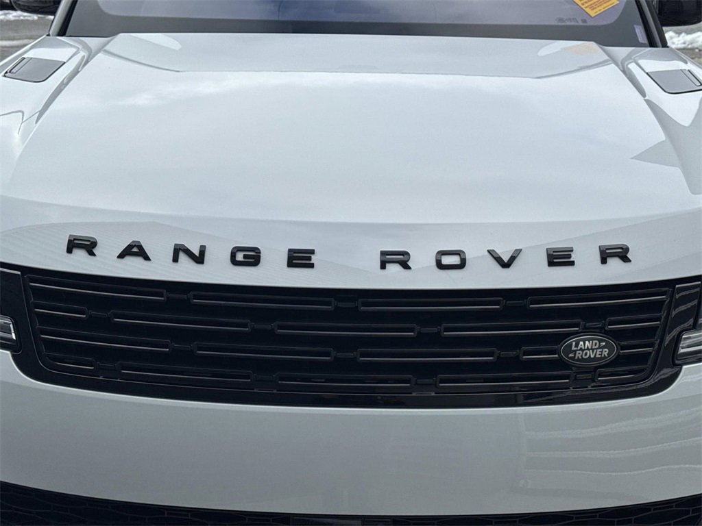 Used 2023 Land Rover Range Rover Sport SE image 10