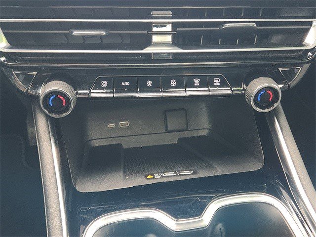 Certified 2025 Chevrolet Traverse LT w/ Sun and Wheel Package image 25