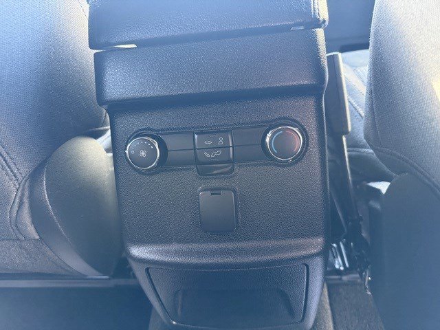 Used 2018 Ford Explorer XLT AWD/4WD image 24