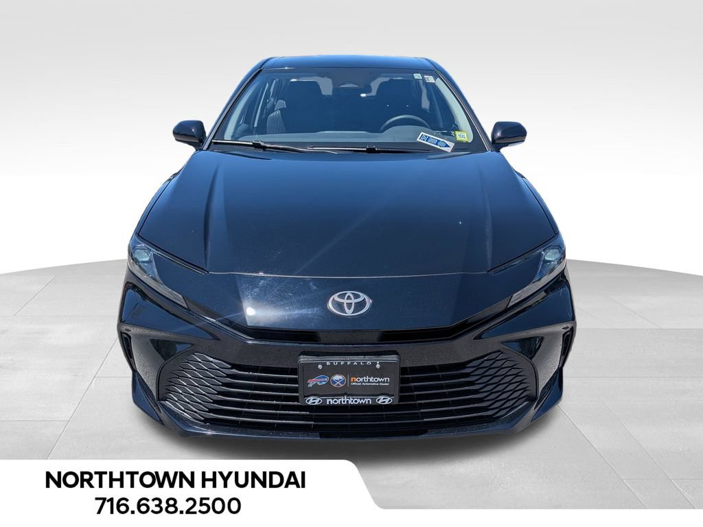 Used 2025 Toyota Camry LE AWD/4WD image 5