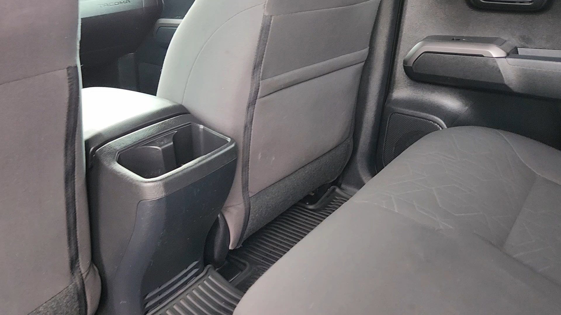 Used 2018 Toyota Tacoma TRD Sport image 16