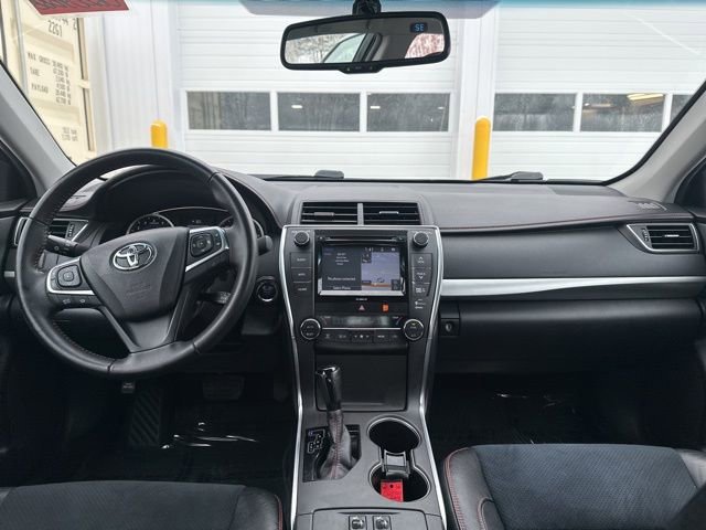 Used 2016 Toyota Camry XSE w/ Moonroof Package image 18