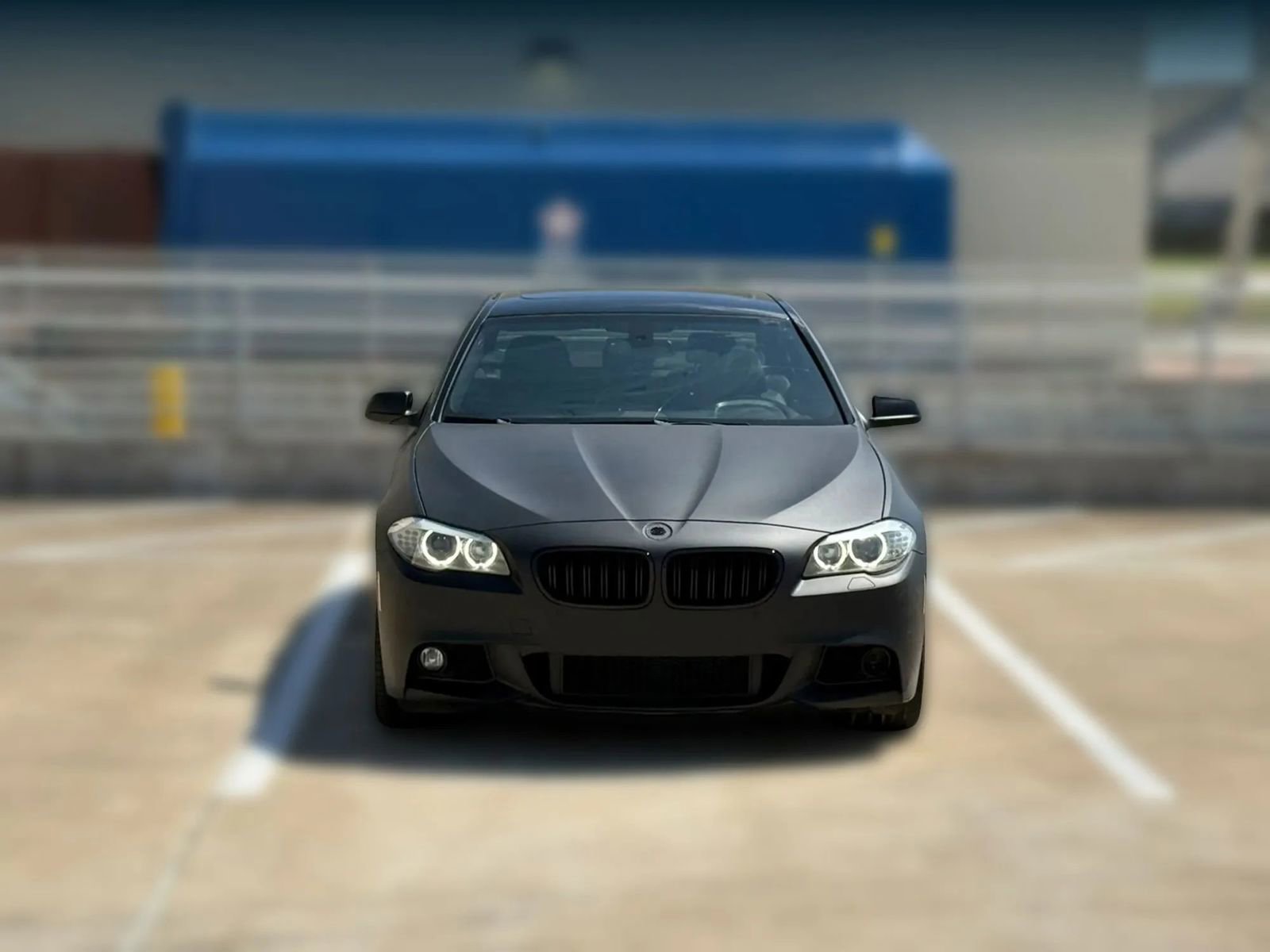 Used 2012 BMW 550i Sedan image 2