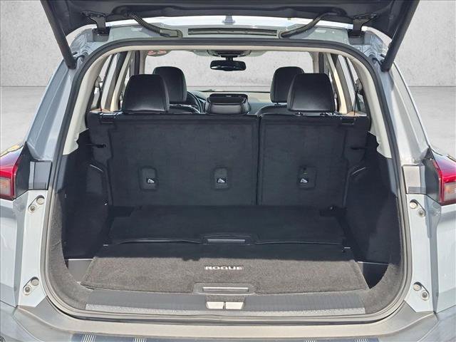 Used 2023 Nissan Rogue SL w/ SL Premium Package FWD image 6