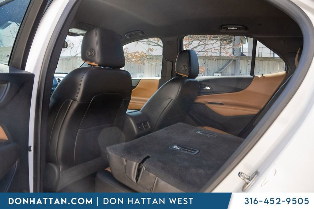 Used 2025 Volkswagen Atlas SE image 17
