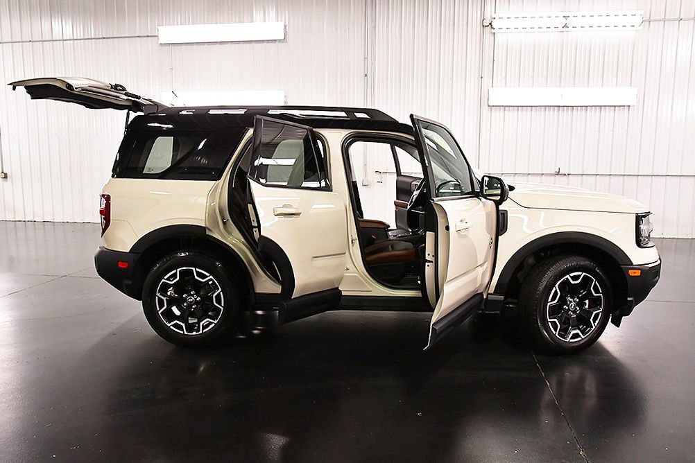 Used 2025 Ford Bronco Sport Outer Banks w/ Outer Banks Tech Package+ AWD/4WD image 30